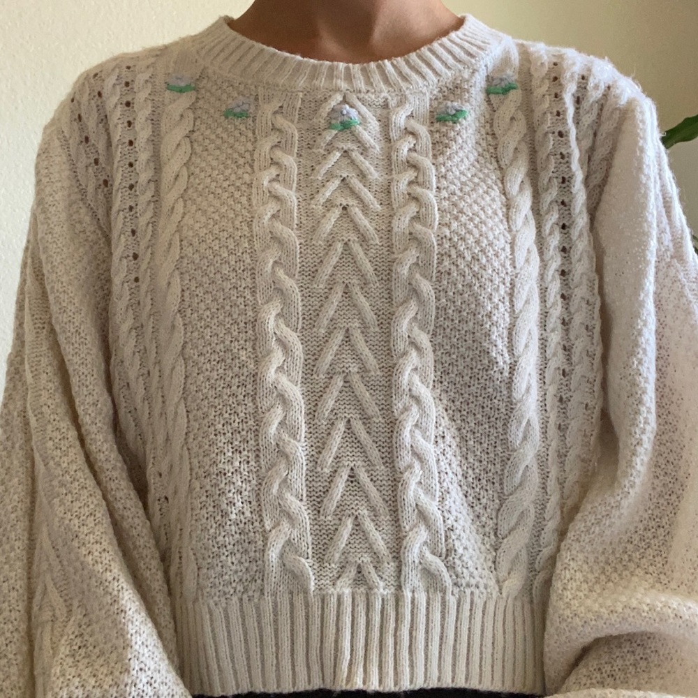 FLORAL KNITTED SWEATER